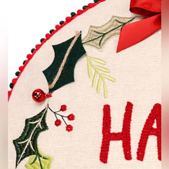 Round Happy Holiday Throw Pillow Linen St Nicholas Square® Red Bells Red Bow NWT - Picture 8 of 10